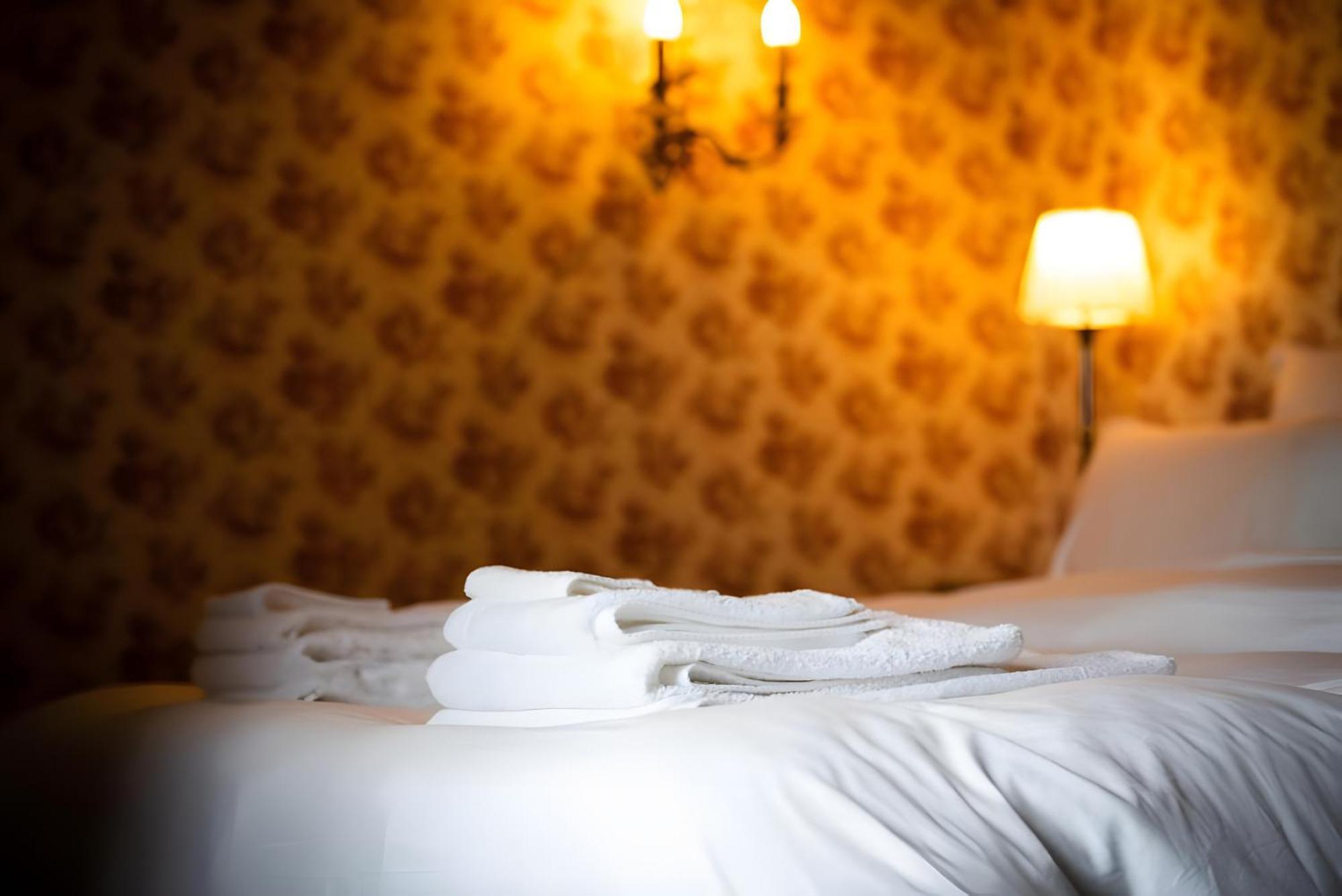 Bed and Breakfast Domaine De La Briouse Sanxay Esterno foto