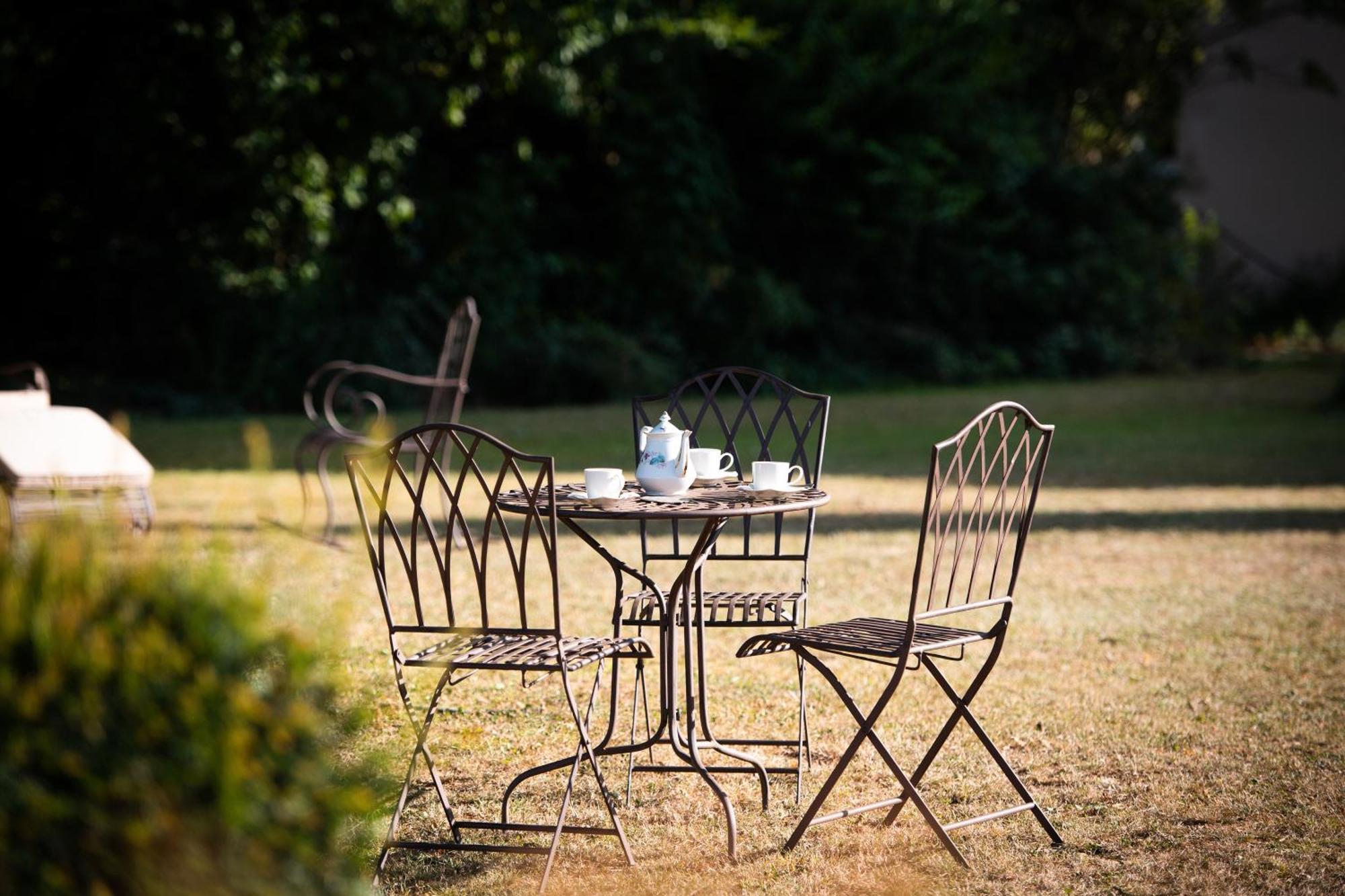 Bed and Breakfast Domaine De La Briouse Sanxay Esterno foto