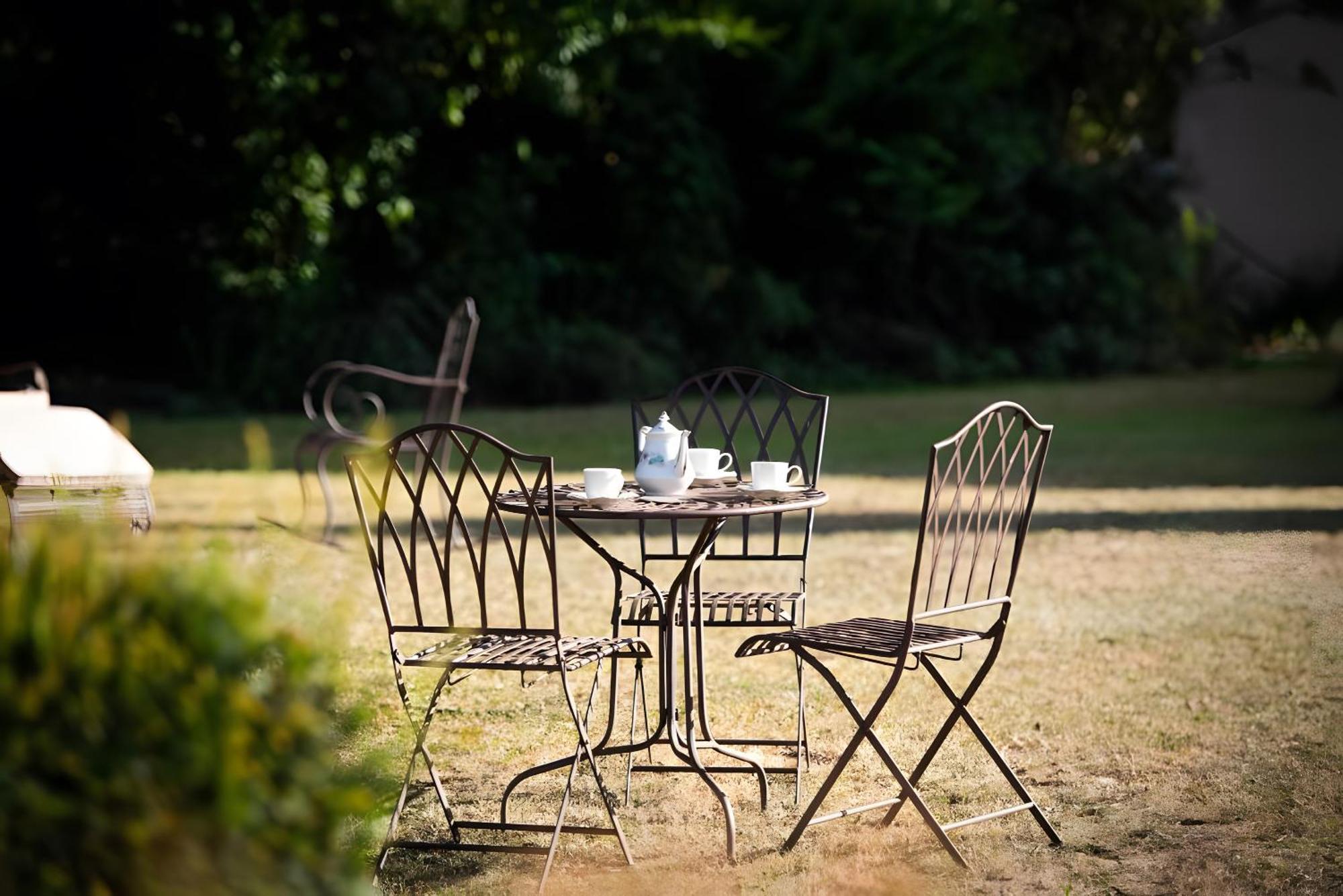 Bed and Breakfast Domaine De La Briouse Sanxay Esterno foto