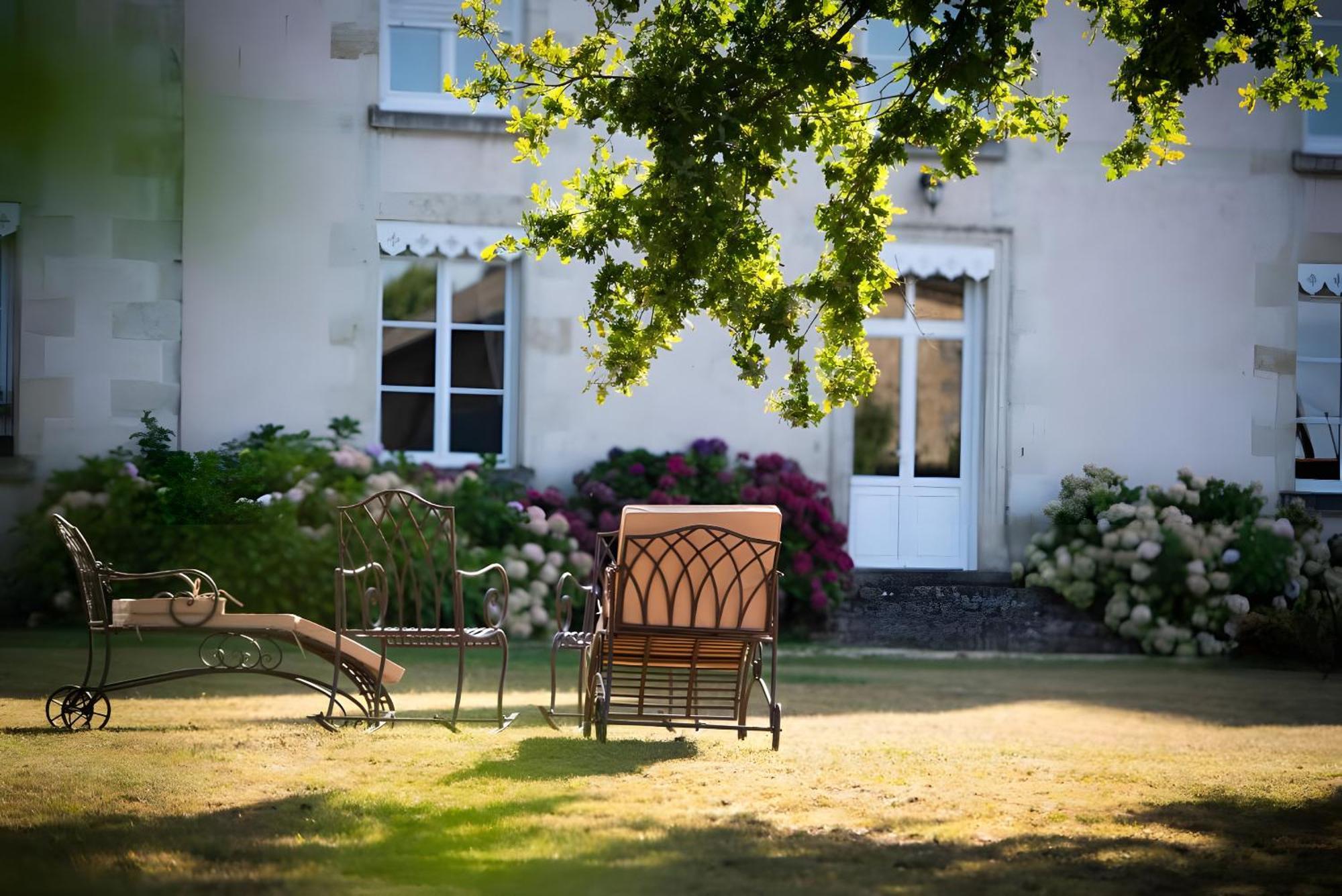 Bed and Breakfast Domaine De La Briouse Sanxay Esterno foto